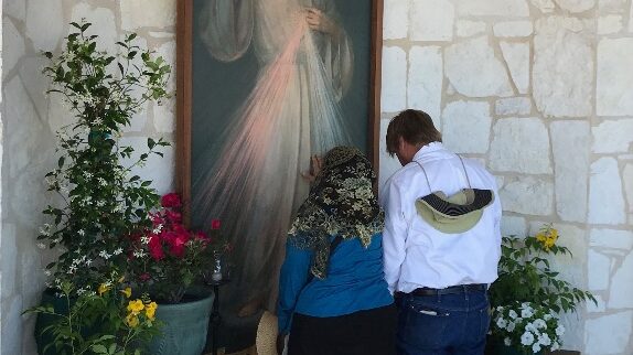Veneration of the Divine Mercy Image