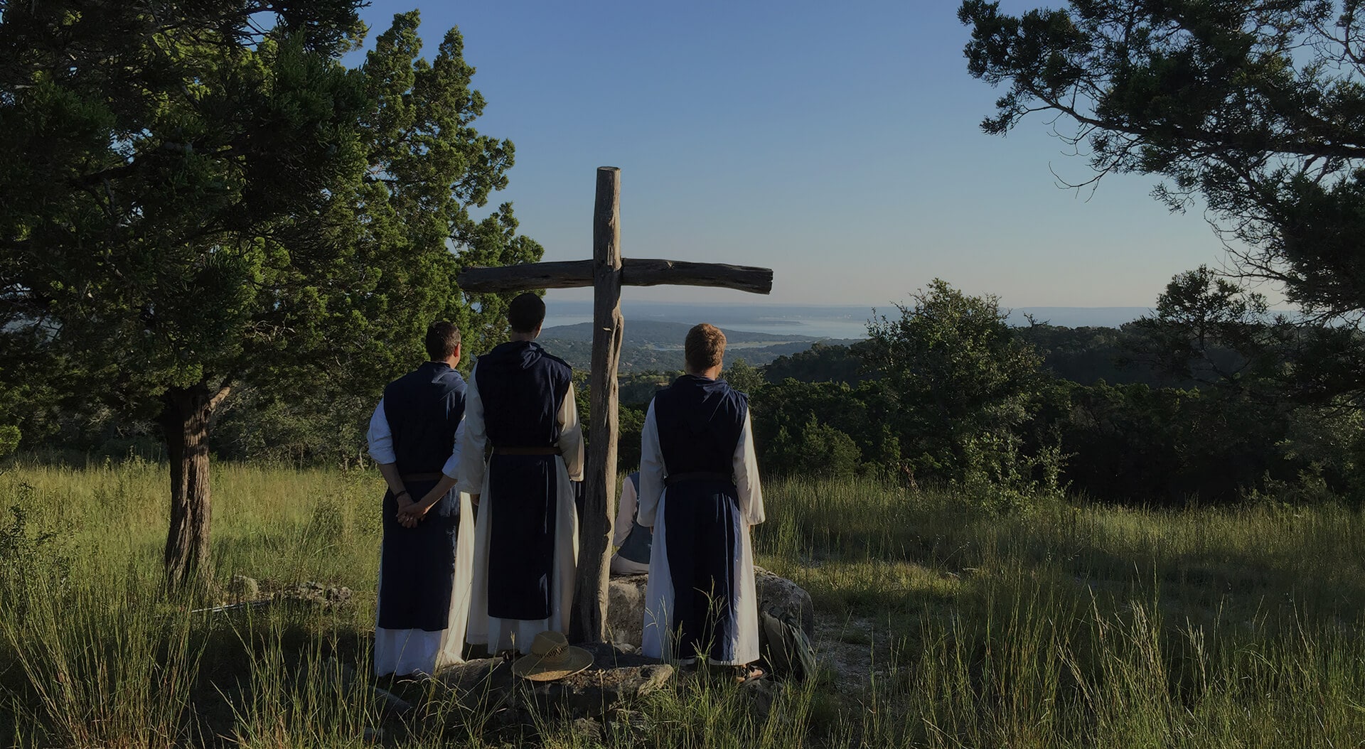 Community at the Summit Overlooking Canyon Lake